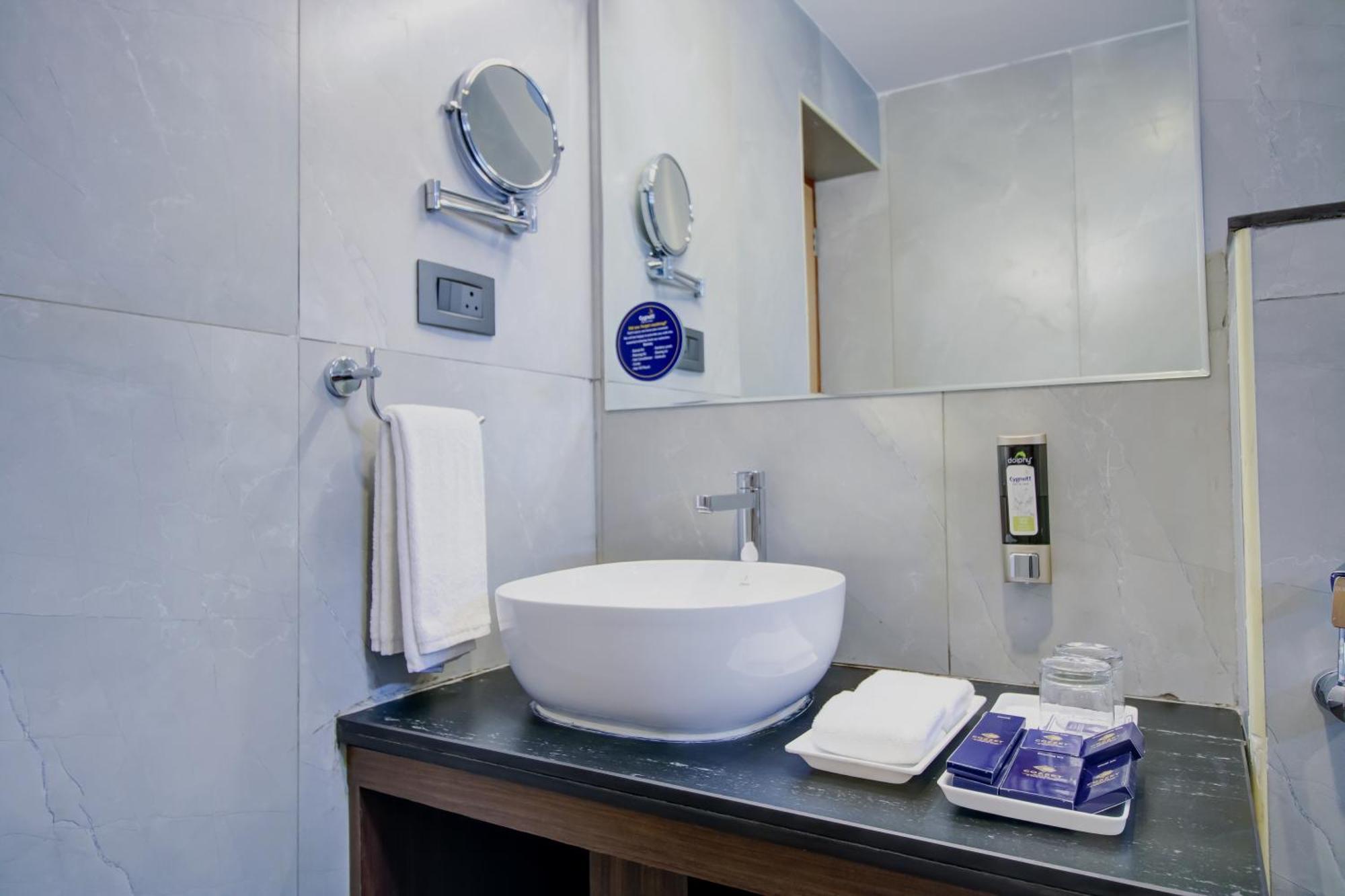 Cozzet Victoria Hotel Бхубанешвара Экстерьер фото
